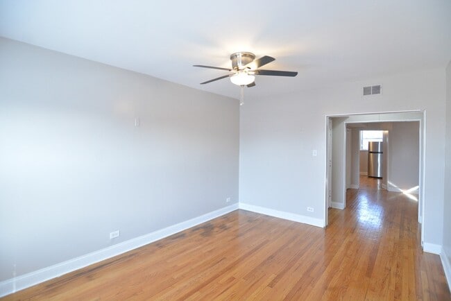 Building Photo - 3241 N Damen Ave