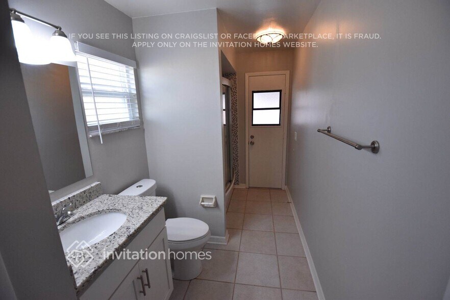 Building Photo - 1185 Village Forest Pl