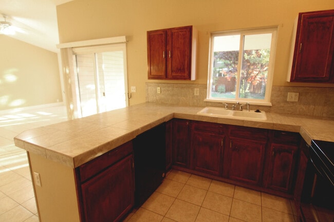 Building Photo - 3BR 2BA Contemporary Living - Meridian