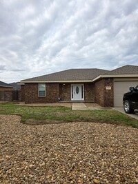 Building Photo - 121 Carmel Dr