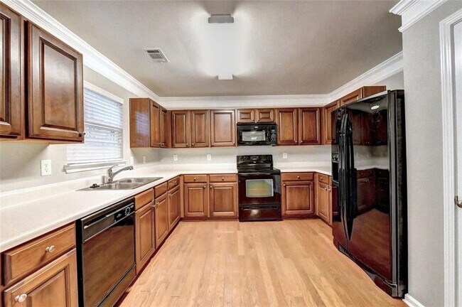 Building Photo - 3070 Centerglen Ln