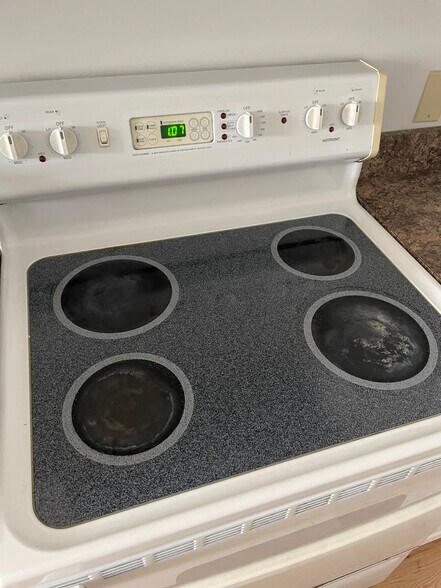 Stove - 33 Halsey Street