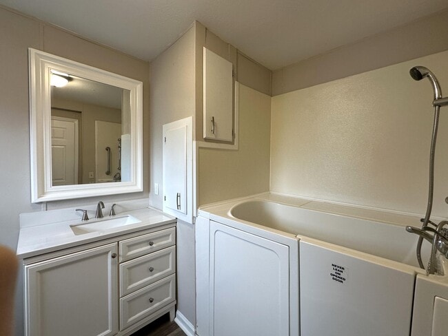 Building Photo - 4625 Canary Way