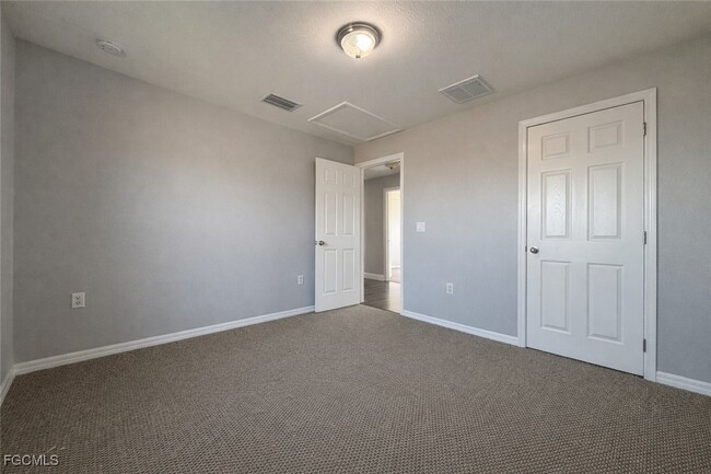 Building Photo - 1222 NE 40th Terrace