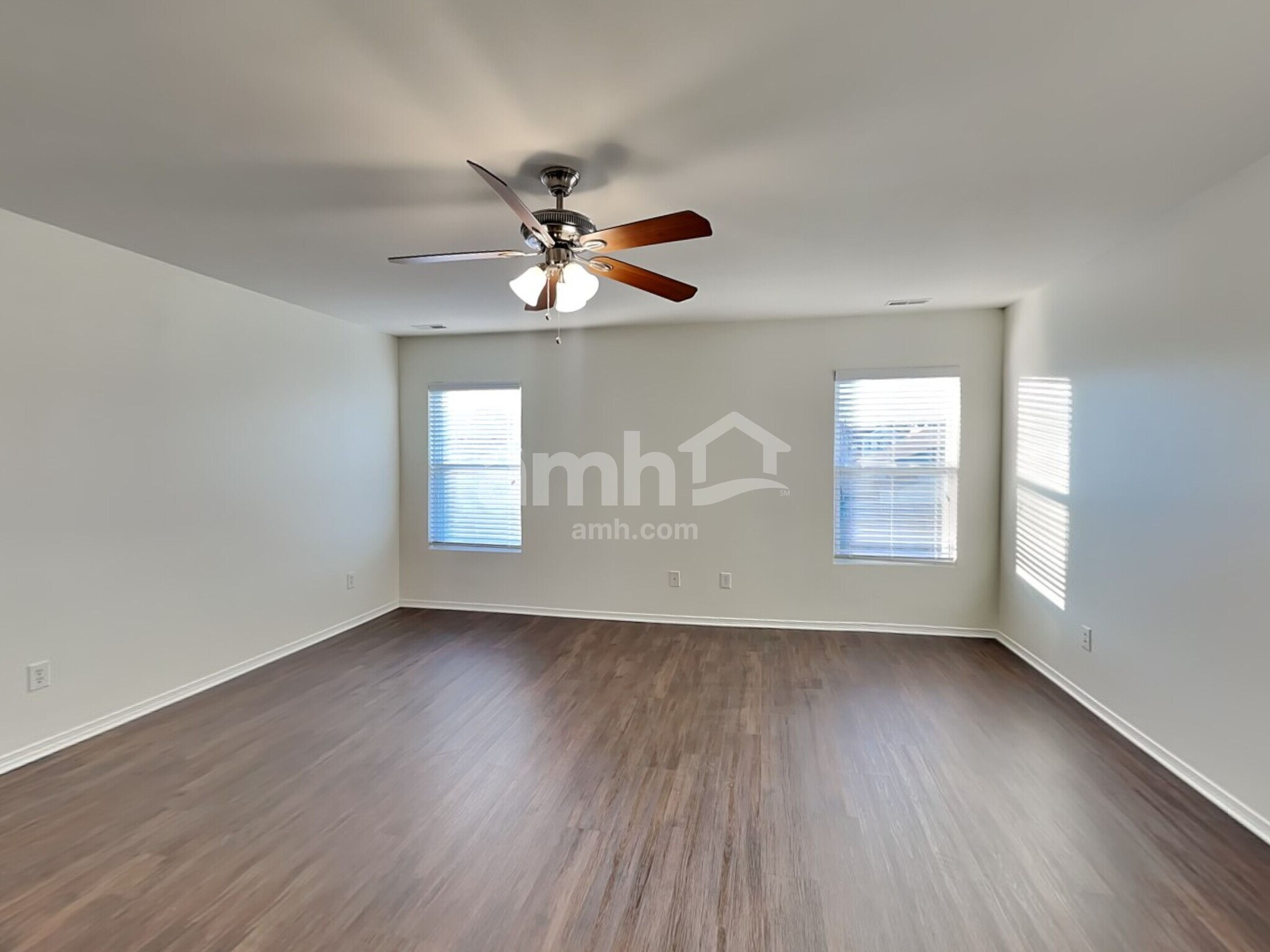 Building Photo - 1611 Rustic Arch Way