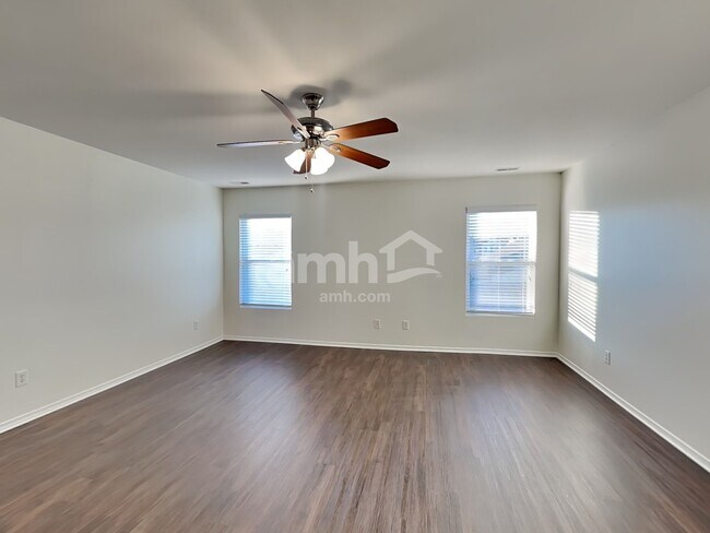 Building Photo - 1611 Rustic Arch Way