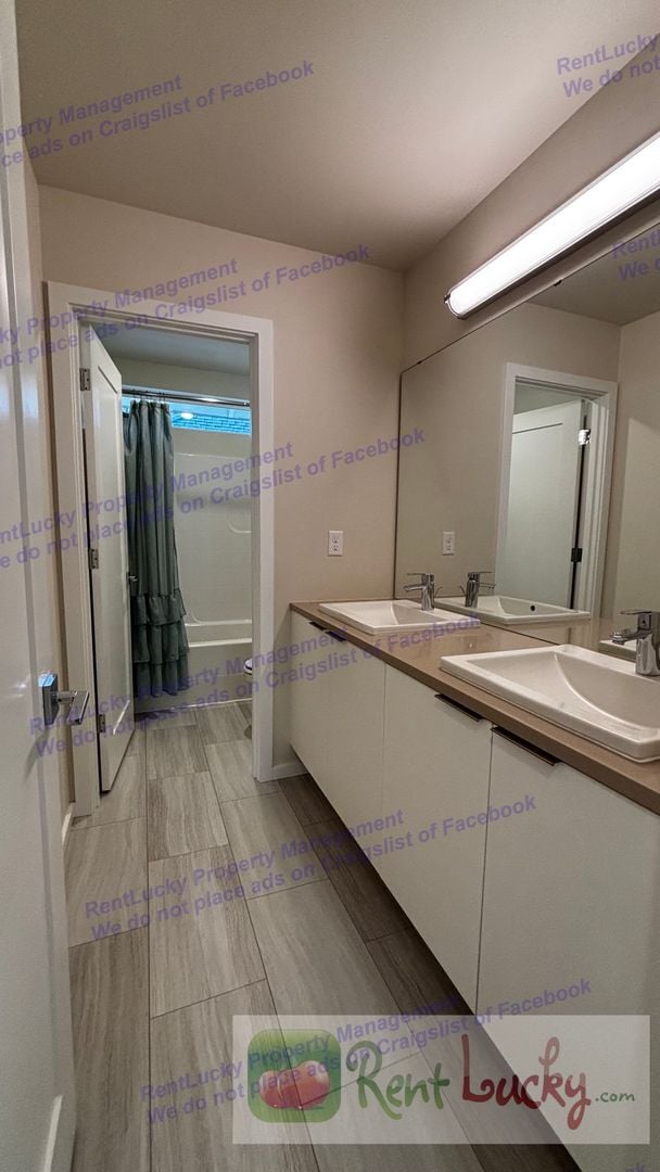 Building Photo - STUNNING 4-Bedroom Lake Tapps Home w/2-Car...