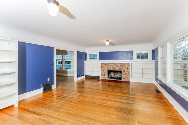 Building Photo - Updated Ravenna 4 Bed / 2 Bath Home