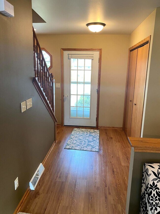Building Photo - 1133 Ellys Way