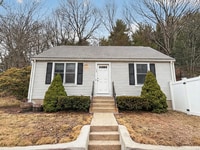 Building Photo - Beautiful House Available in Wakefield MA!