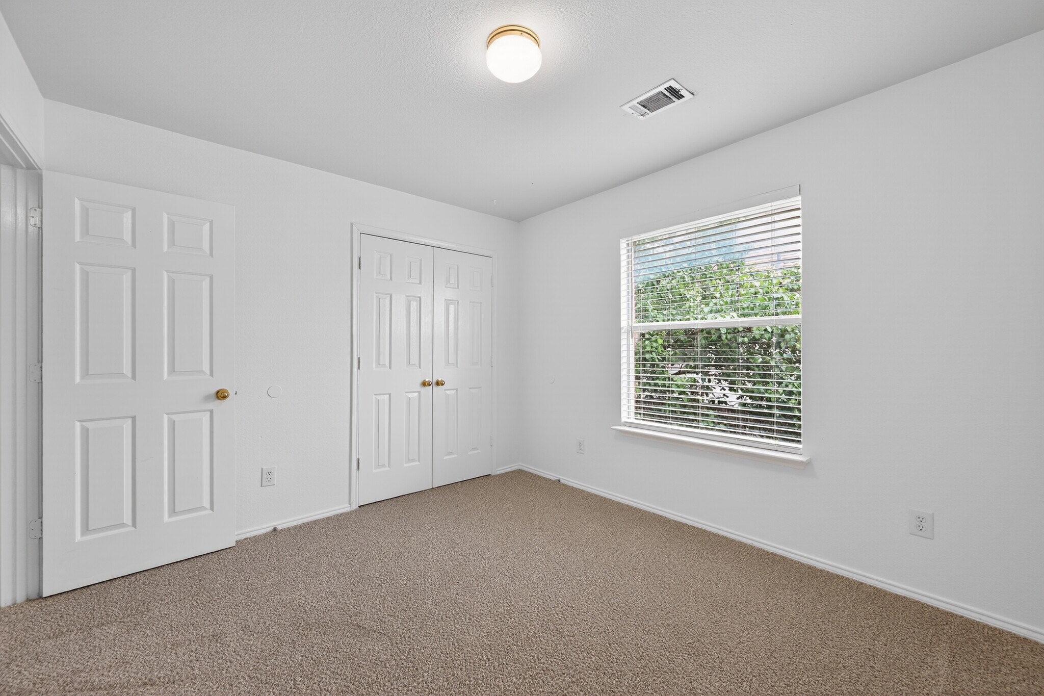 Building Photo - 2125 Elm Falls Pl