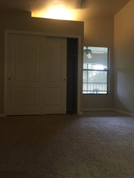 Building Photo - 13247 Whitehaven Ln