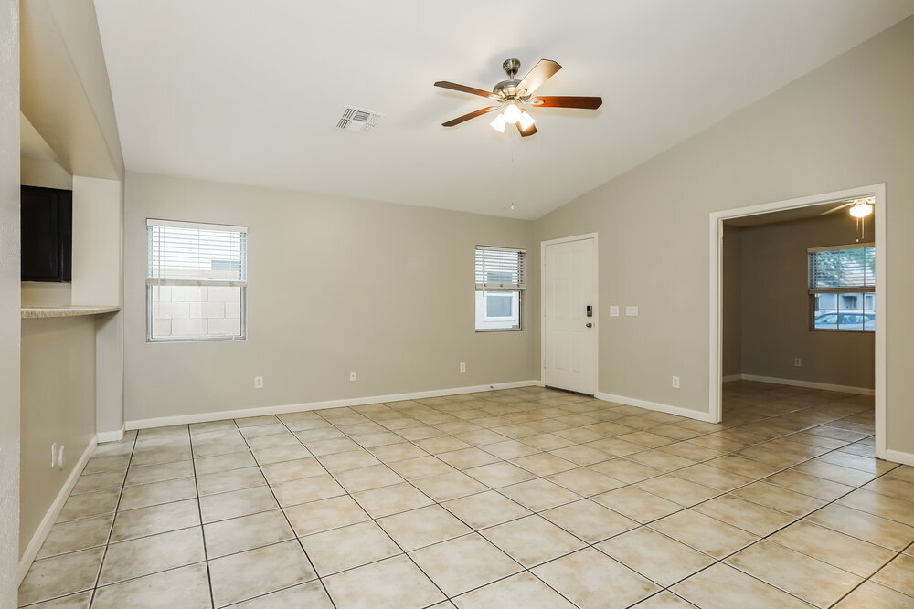 Building Photo - 12621 W Bloomfield Rd