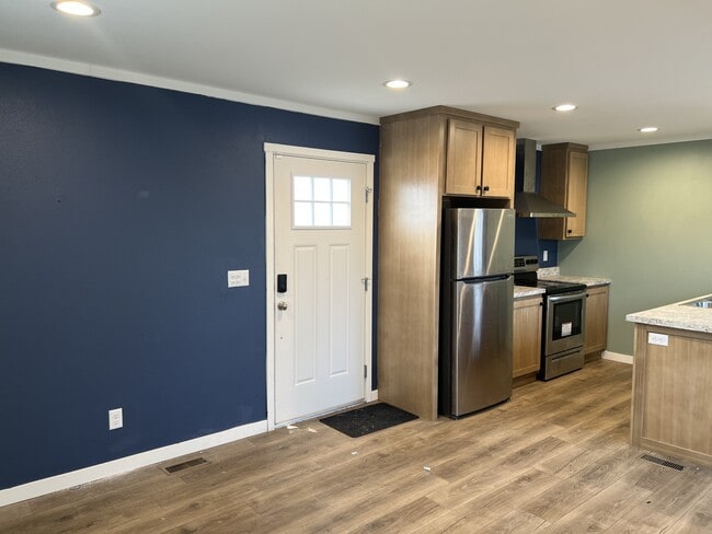 Building Photo - 1416 Huntley