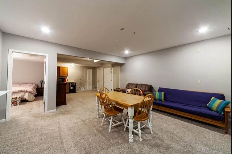 Building Photo - 4405 Fall River Dr