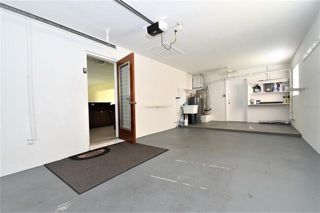 Building Photo - 6611 Colonial Dr