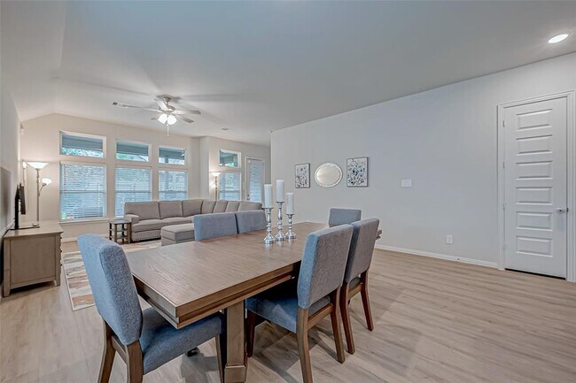 Building Photo - 125 Bluebell Woods Way