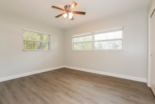 Building Photo - 3 Bedroom Home with Private Pool in Inverness