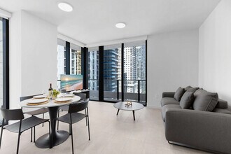 Building Photo - 501 NE 1st Ave