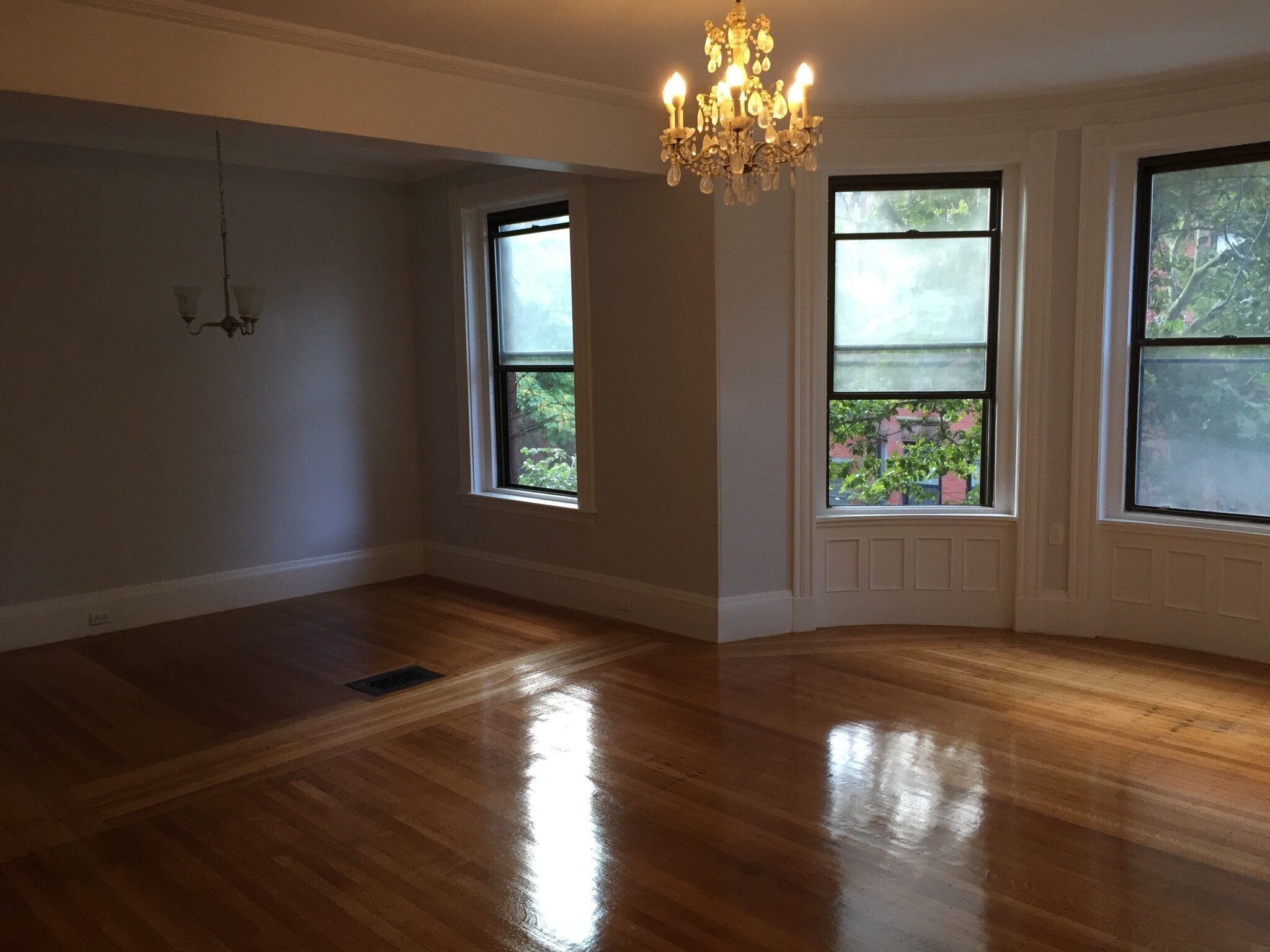 Building Photo - 400 Marlborough St