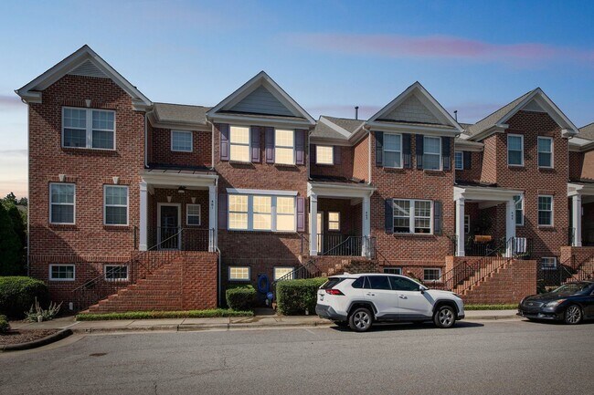Building Photo - Spacious 3BR Townhome in Apex