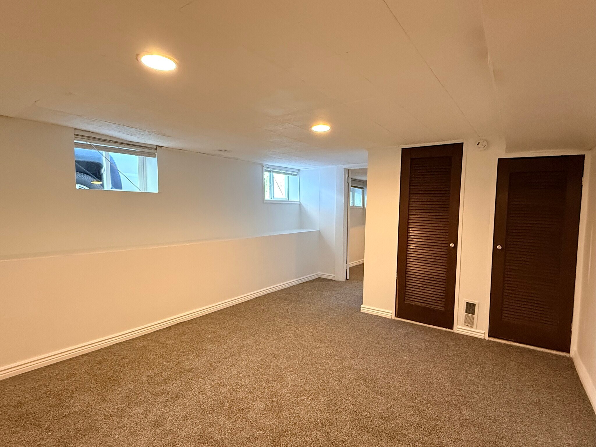 Building Photo - 547 E 2700 S