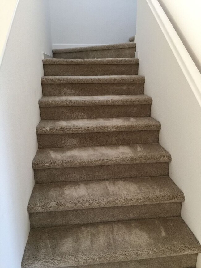 Building Photo - Spacious 3 Bedroom, newer home in South Sacramento