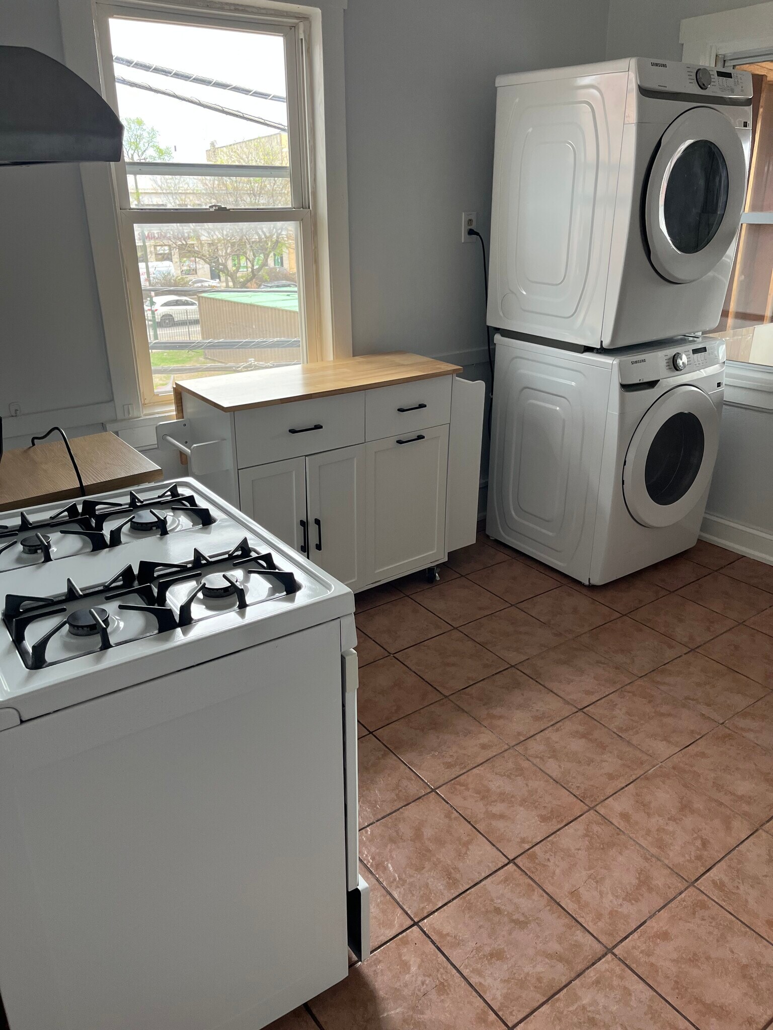 Building Photo - 2415 W Arthington St