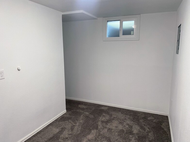 Room #3 - 1374 S Benton St