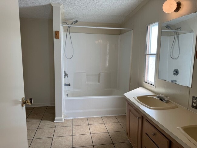 Building Photo - Three Bedroom Doublewide in Claremont