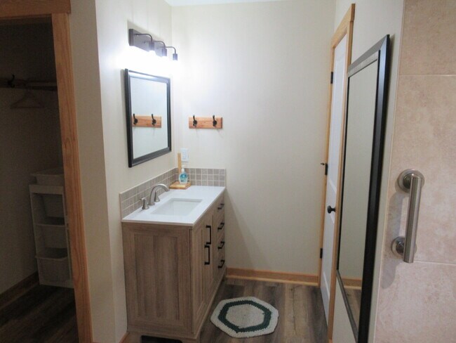 Building Photo - Fully Furnished Short-Term Rental in Dalla...
