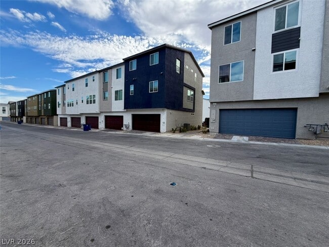 Building Photo - 5824 Wisteria Walk St