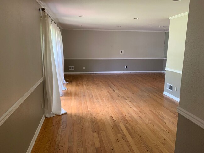 Building Photo - 1991 Idlewood Dr