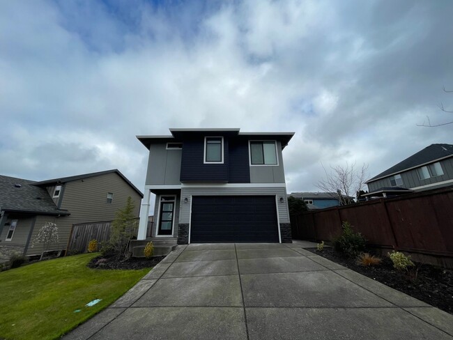 Primary Photo - Modern Southwest Gresham Home - 4Bd 2.5Ba ...