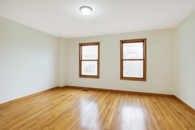 Building Photo - 210 Pavonia Ave