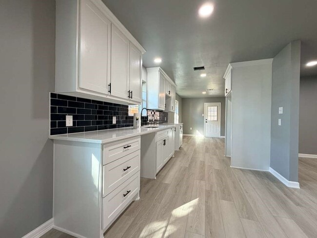 Building Photo - 7715 Catalina Ln