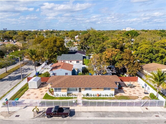 Primary Photo - 431 NW 47th St