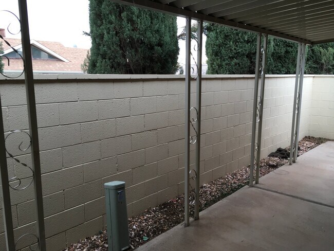 Building Photo - 255 S 200 E
