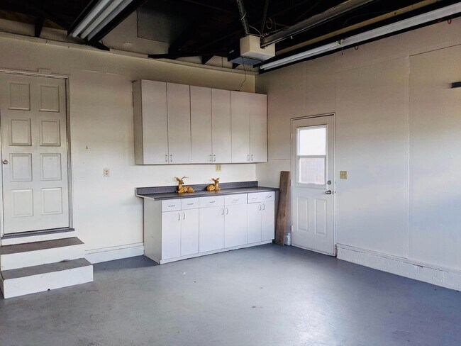 Building Photo - 10242 Tyhurst Rd