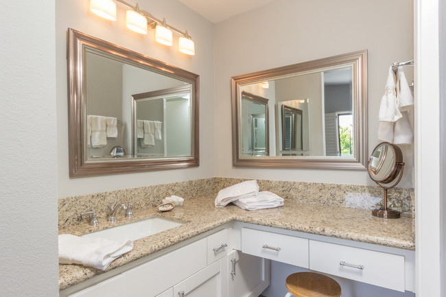 Master Bath Dressing Area - 8840 Villa La Jolla Dr