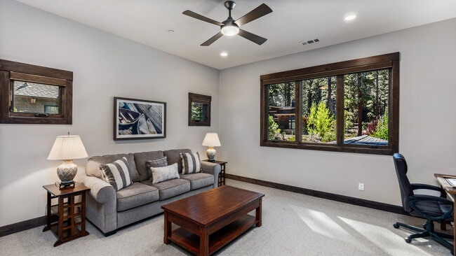 Building Photo - 9265 Heartwood Dr