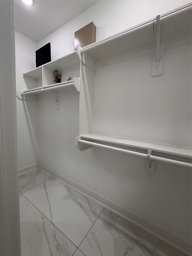 Building Photo - 4406 Oats St