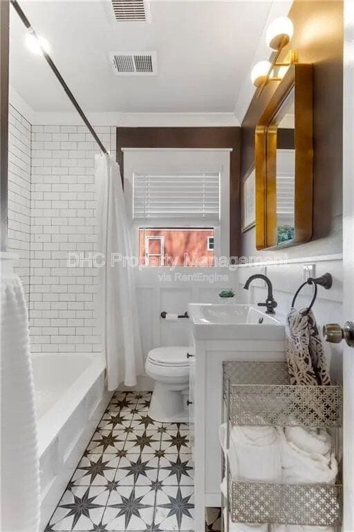 Building Photo - 2968 Catalina Dr