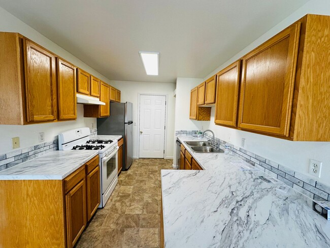 Building Photo - 3 Bed 2.5 Bath Roosevelt Area Remodeled  M...