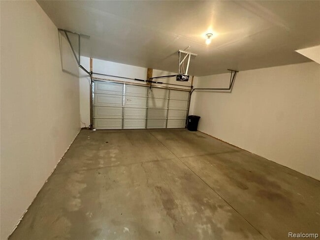 Building Photo - 2500 Normandy Rd