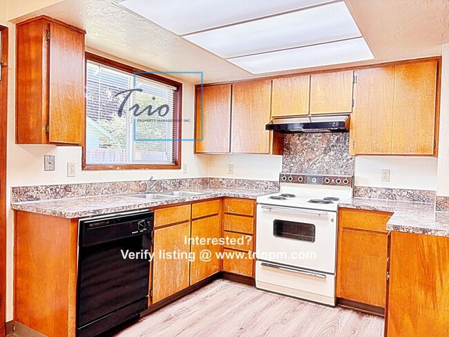 Building Photo - 3887 N Clarey St