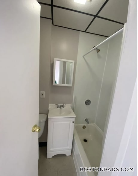 Building Photo - 116-124A Central Ave