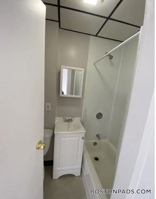 Building Photo - 116-124A Central Ave