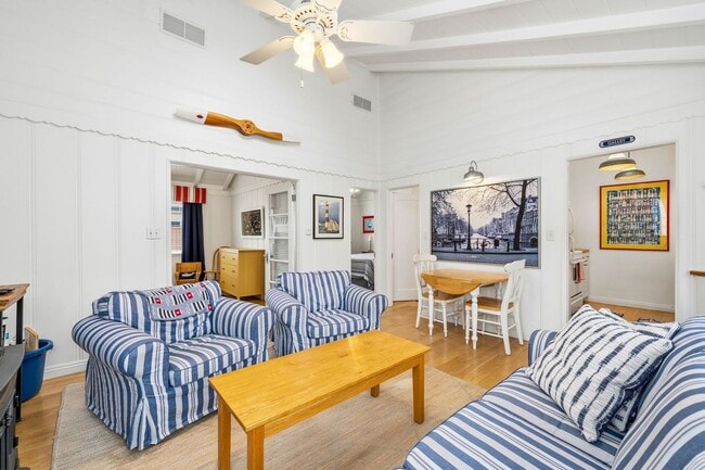Building Photo - Balboa Island Coastal Charm Retreat