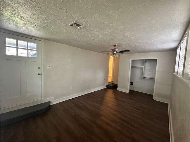 Building Photo - 1350 Classen Blvd